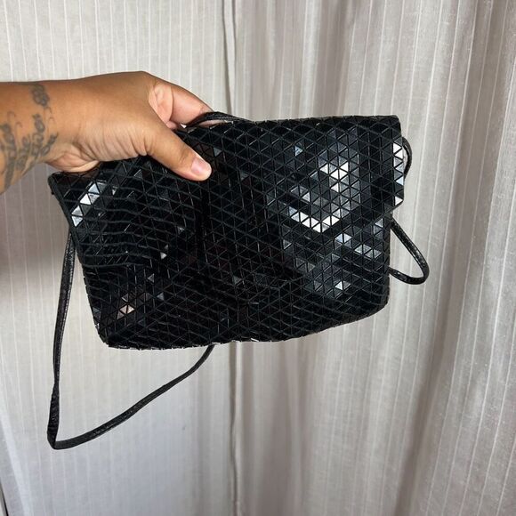 Veneto | Women’s | Bags | One Size | Vintage Black Textile Mesh Mini Clutch Bag - Picture 6 of 6